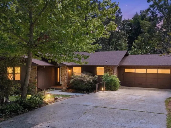 6 Badalona Ln, Hot Springs Village, AR 71909