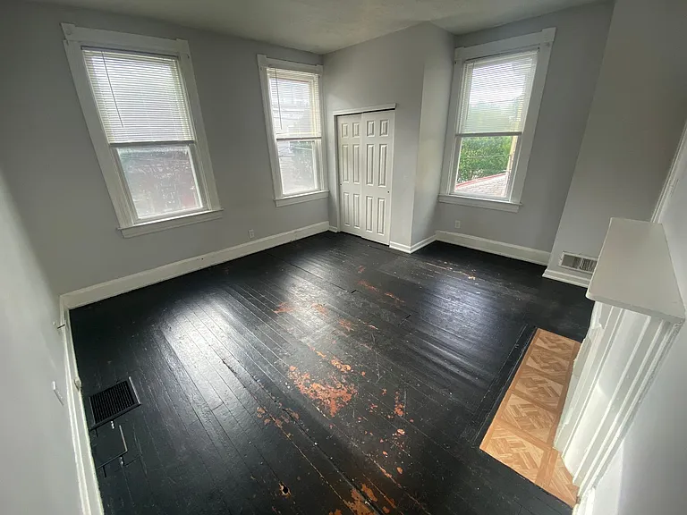 2209 Victor St — Photo 17