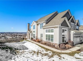 23 Hunting Ridge Ln #23, Bethel, CT 06801