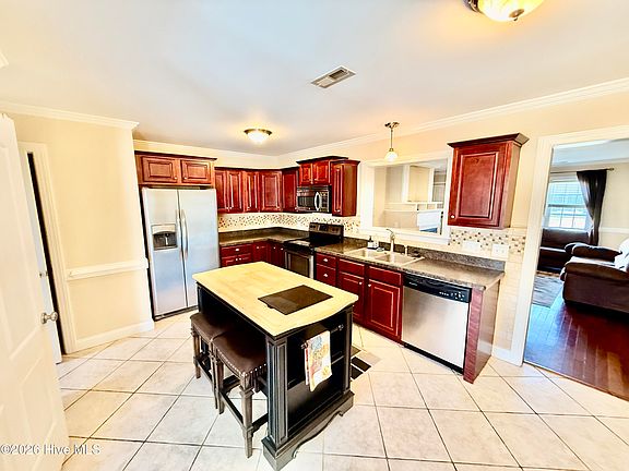 3rd image of 1932 A Cambria Drive