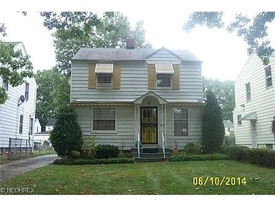 17612 Walden Ave photo 1