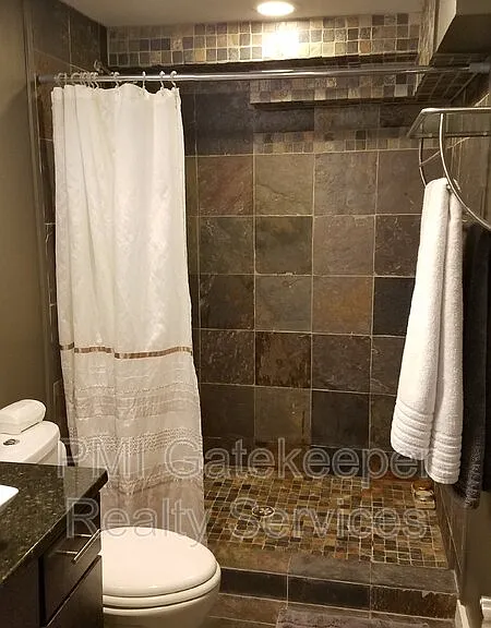 1202 Main St #13 — Photo 11