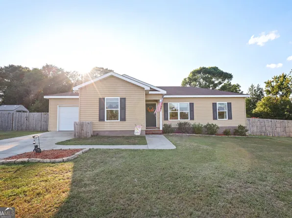 104 Sandalwood Cir, Statesboro, GA 30458