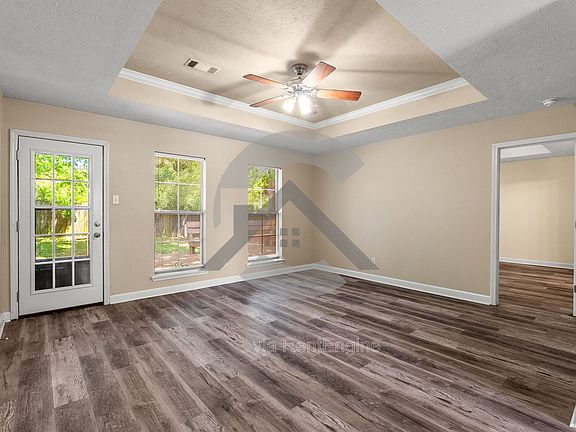 2nd image of 2340 Linda Dr