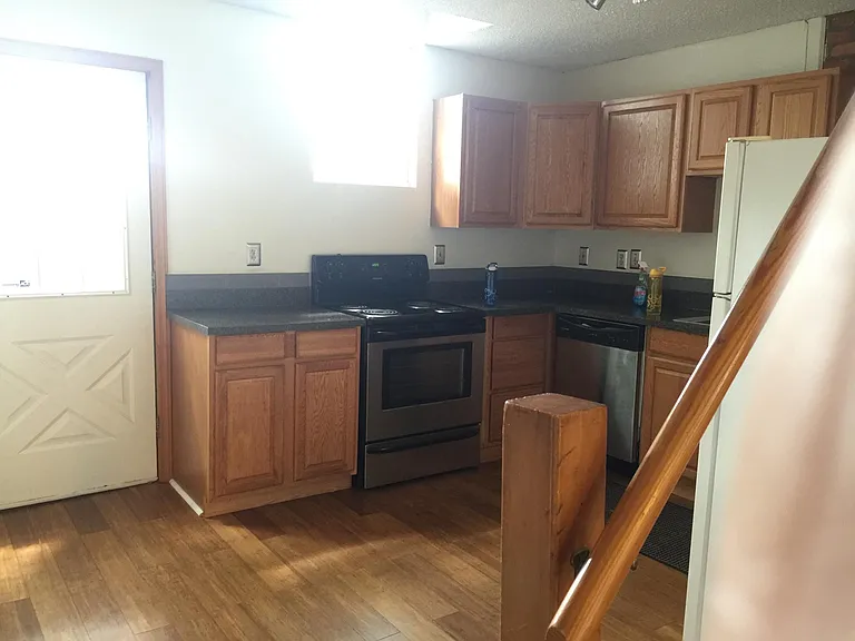 1020 Highland St — Photo 6