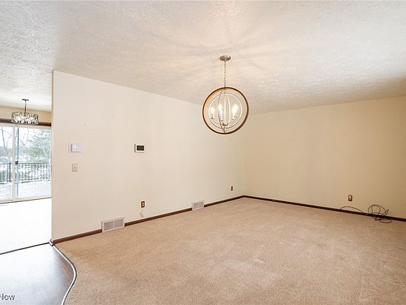 5th image of 2923 Roanoke St NW