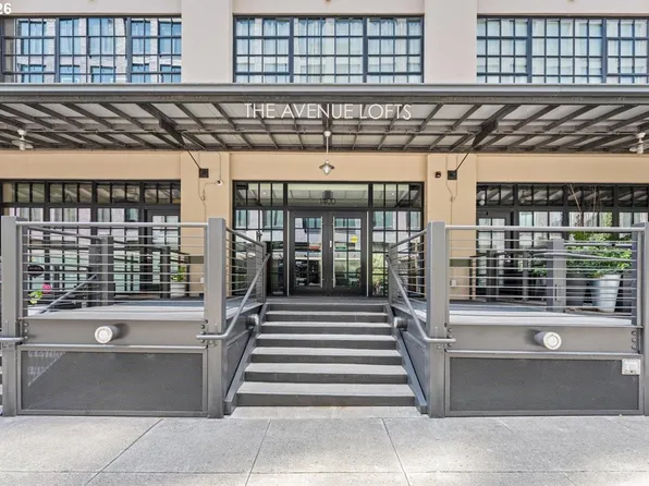 1400 NW Irving St APT 114, Portland, OR 97209