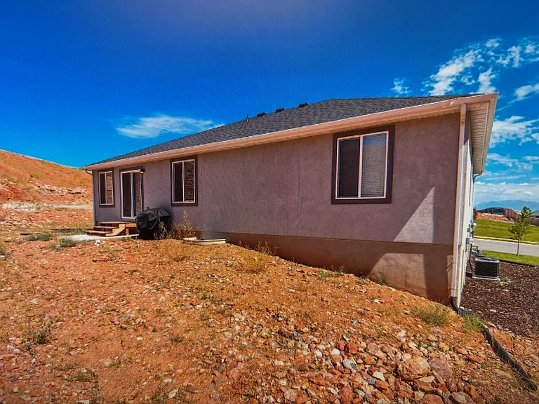 1988 S Marigold Way — Photo 4