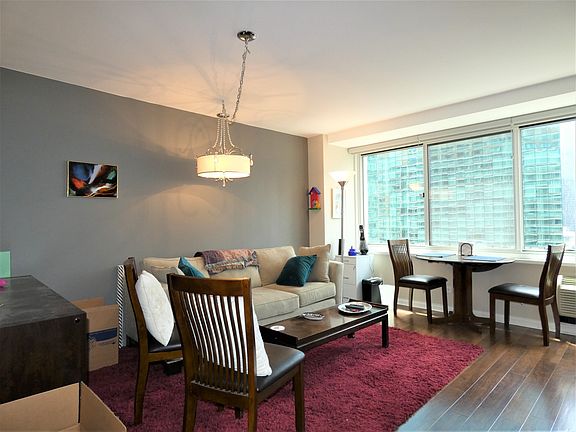 3rd image of 211 E Ohio St APT 1812