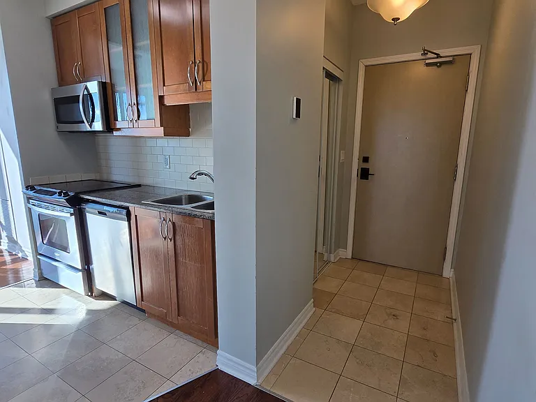 18 Holmes Ave #2203 — Photo 16