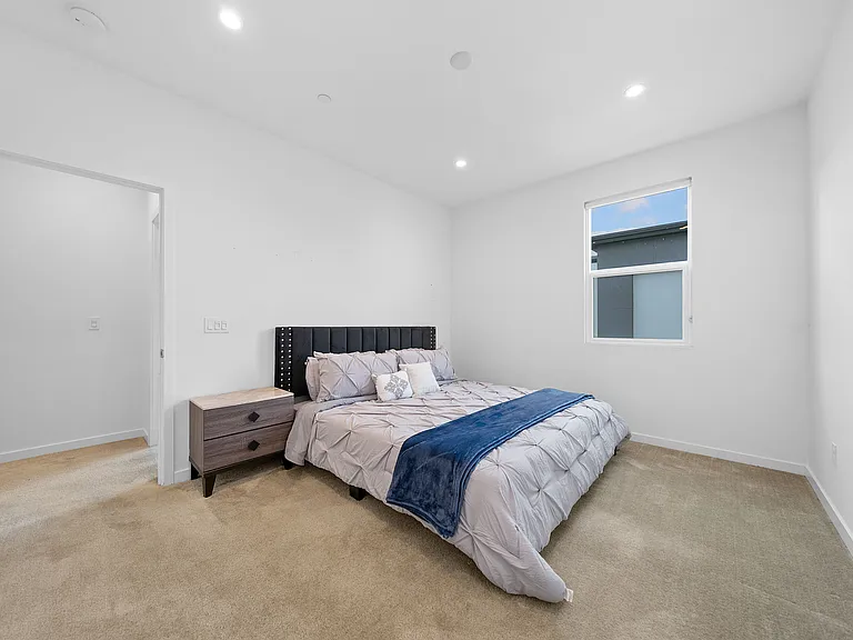 135 Schick — Photo 19