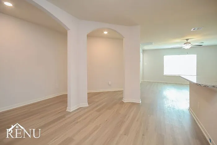 25310 Shadowdale Dr — Photo 8