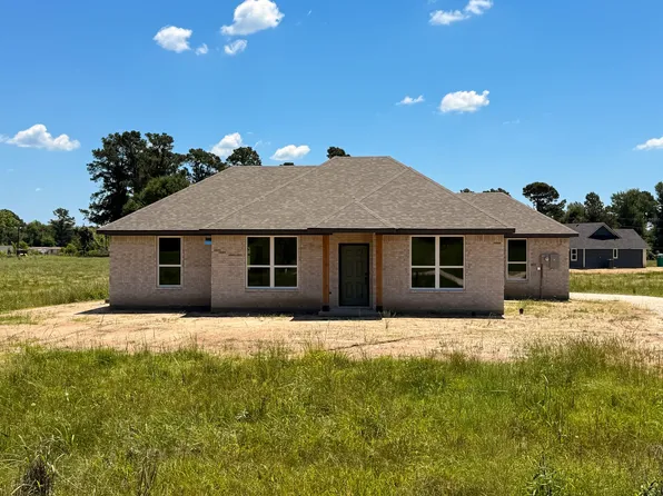 555 Pineview Cir, Jewett, TX 75846