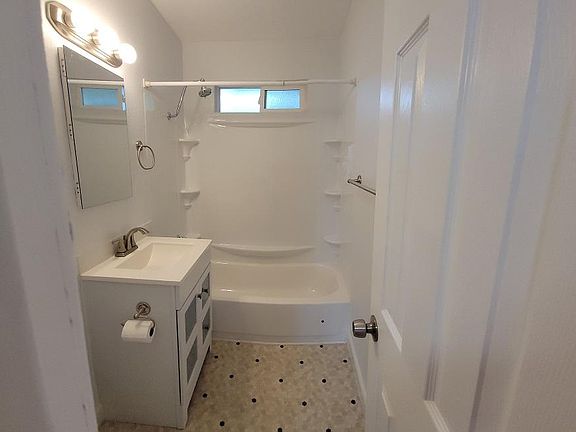 4th image of 1826 S Cirby Way