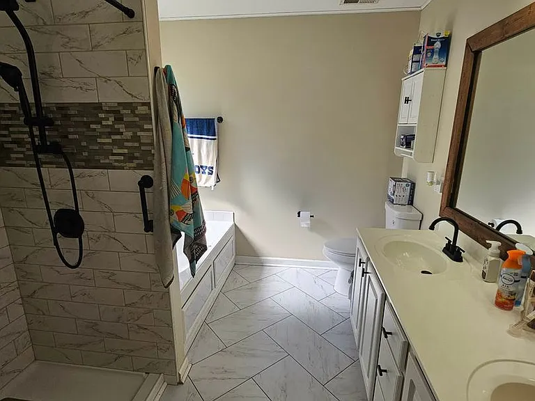 111 Casey Ct — Photo 5