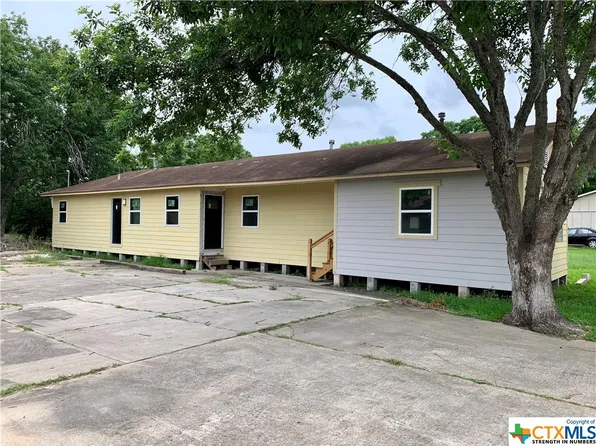 1211 & 1213 S Navarro St, Victoria, TX 77901