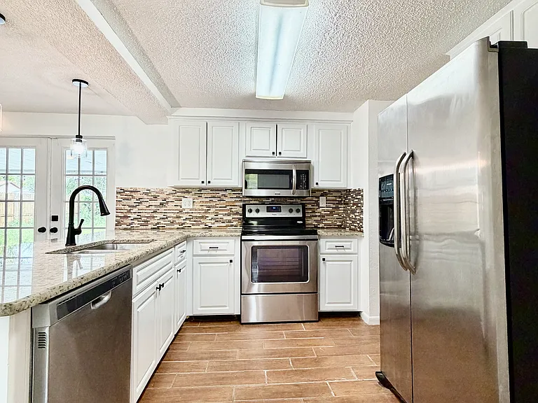 7201 Daggett Ter — Photo 3