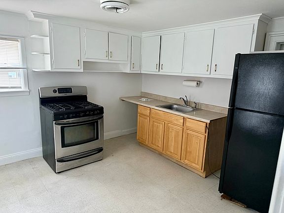 Kitchen w appliances