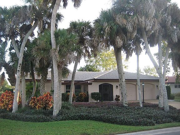 2nd image of 2271 Lakewood Dr