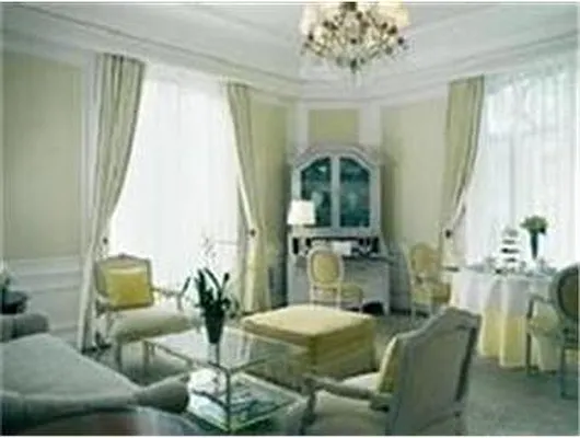 Sold by Douglas Elliman | media 32