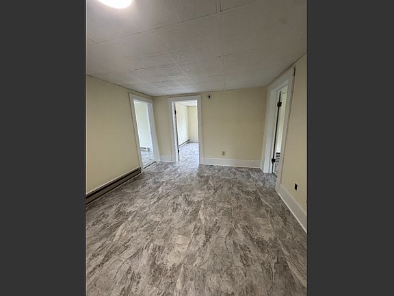 3rd image of 509 10th St #C