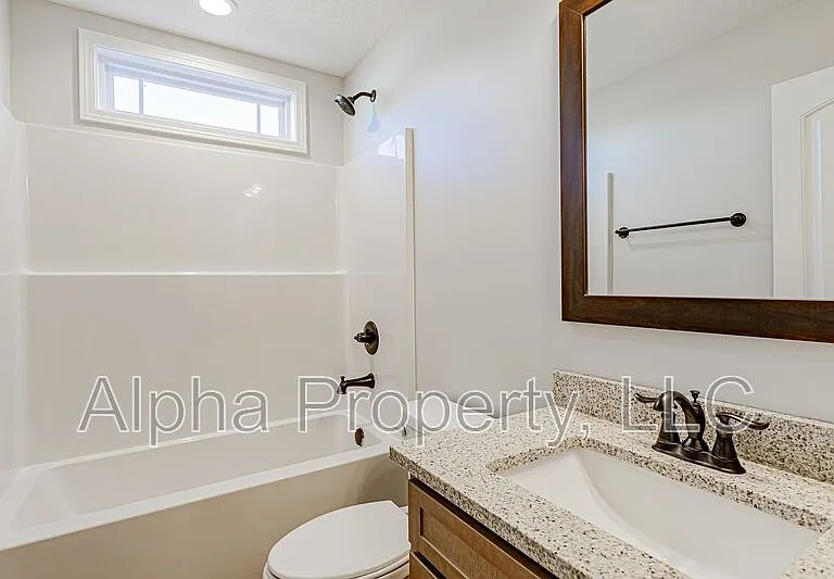 2204 Davenport Ct — Photo 15
