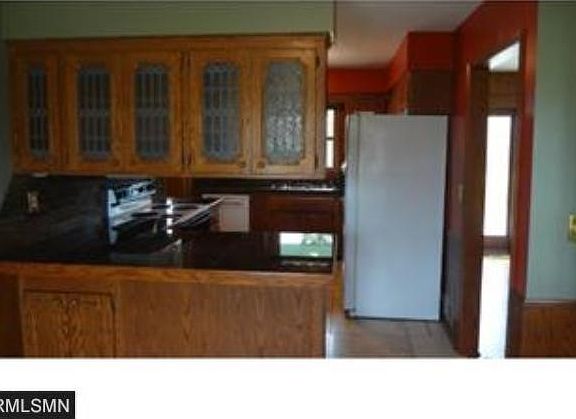 5th image of 141 Elm Dr