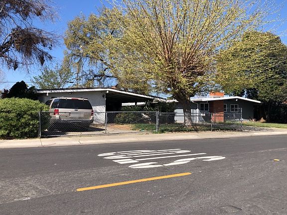 3rd image of 844 Hardy Dr