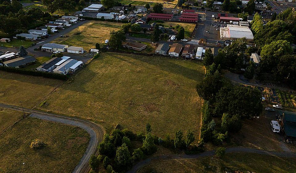 1st image of 3223 Gravenstein Dr