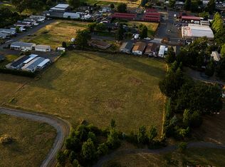 3223 Gravenstein Dr, Hood River, OR 97031