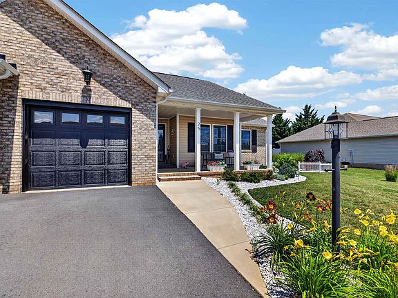 4th image of 25 Meriwether Cir