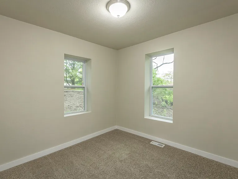 338 E Pleasant View Dr — Photo 10