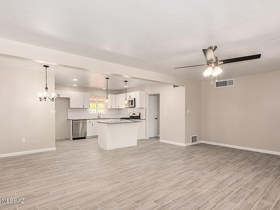 5th image of 2625 E Blanton Dr