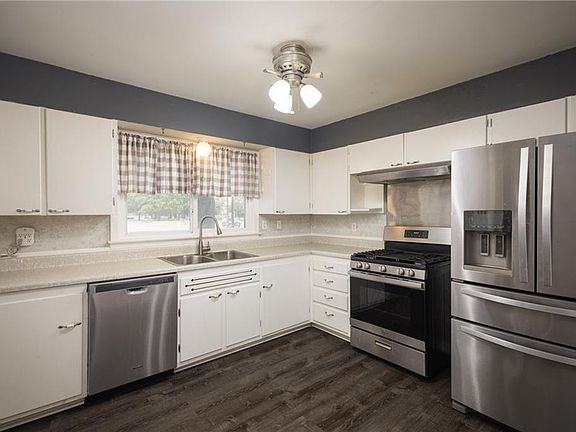 3rd image of 3900 Blue Ridge Blvd