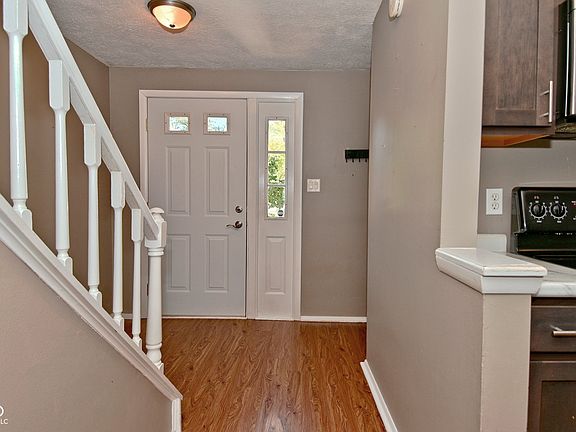 4th image of 9503 Bent Brook Dr