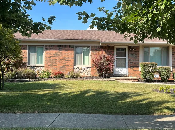 15715 Zichi St, Clinton Township, MI 48038