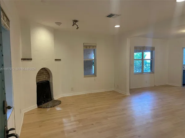 725 Navarre Ave, Coral Gables, FL 33134