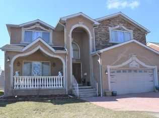 7655 Chase Rd, Dearborn, MI 48126