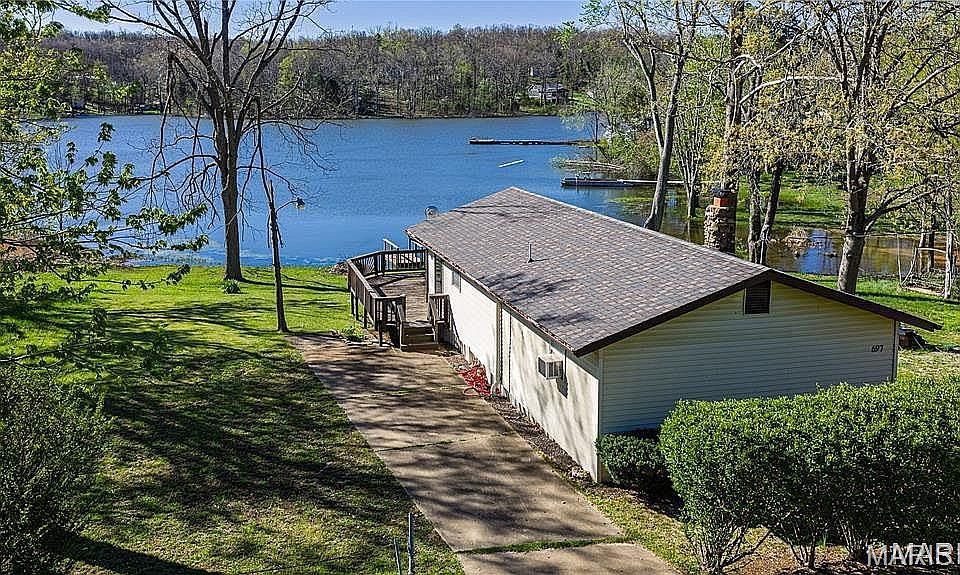 1st image of 697 Parkers Lake Dr