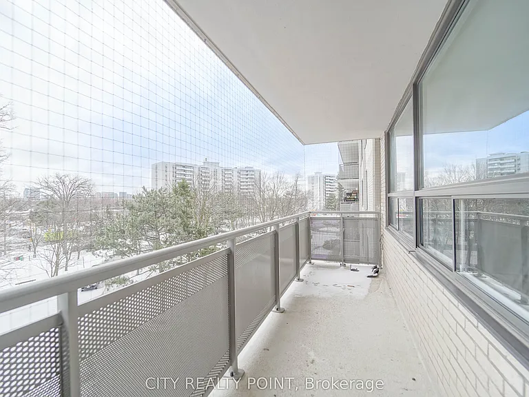 6200 Bathurst St #1504 — Photo 18
