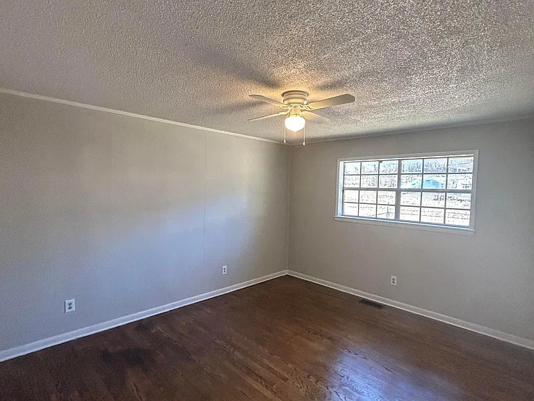 501 Jerry Coleman St — Photo 5