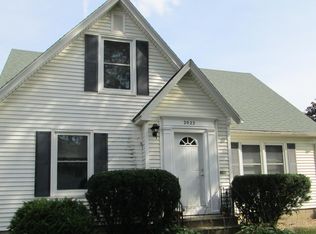2022 Clay St, Cedar Falls, IA 50613