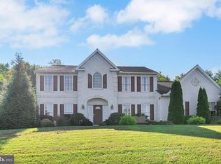 14 Blue Spruce Dr, Honey Brook, PA 19344