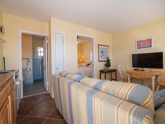 2nd image of 840 Ocean Ave #36