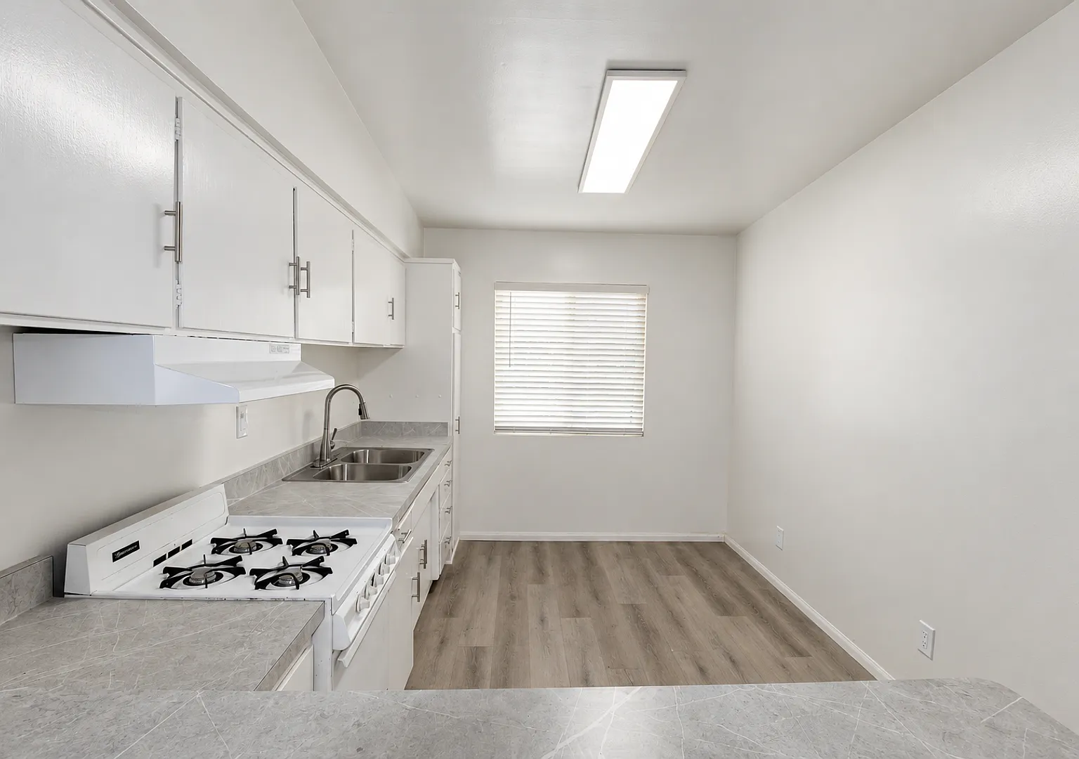 Oxnard Shores Beach Apartment — Photo 1