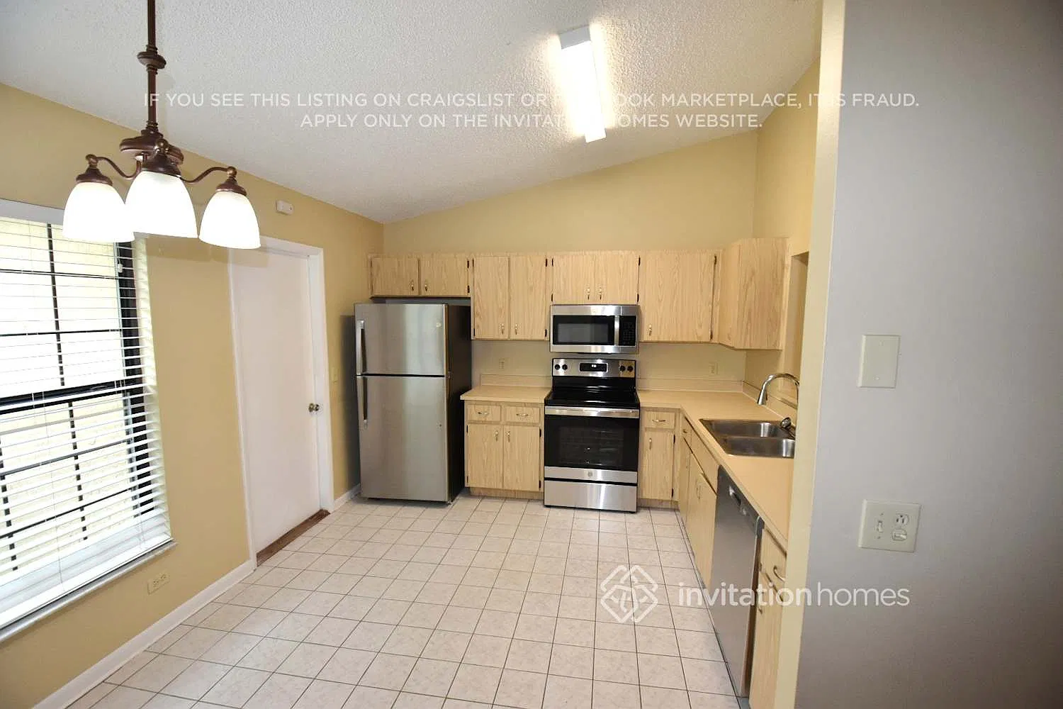 6524 Seafairer Dr Tampa, FL 33615 — Photo 3