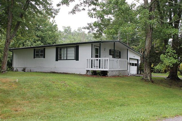 1st image of 300 Dartmoor Dr