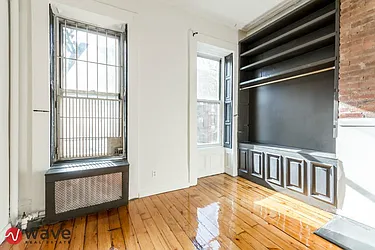 Rented by Wave Real Estate Group