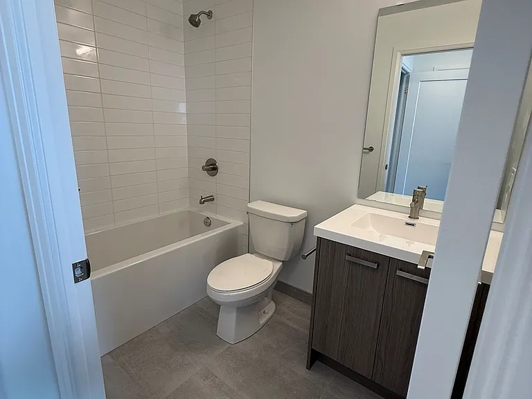 20 Soudan Ave #2408 — Photo 11