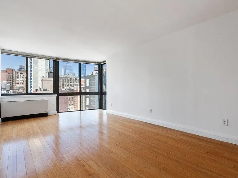 800 6th Ave #19D — Photo 4